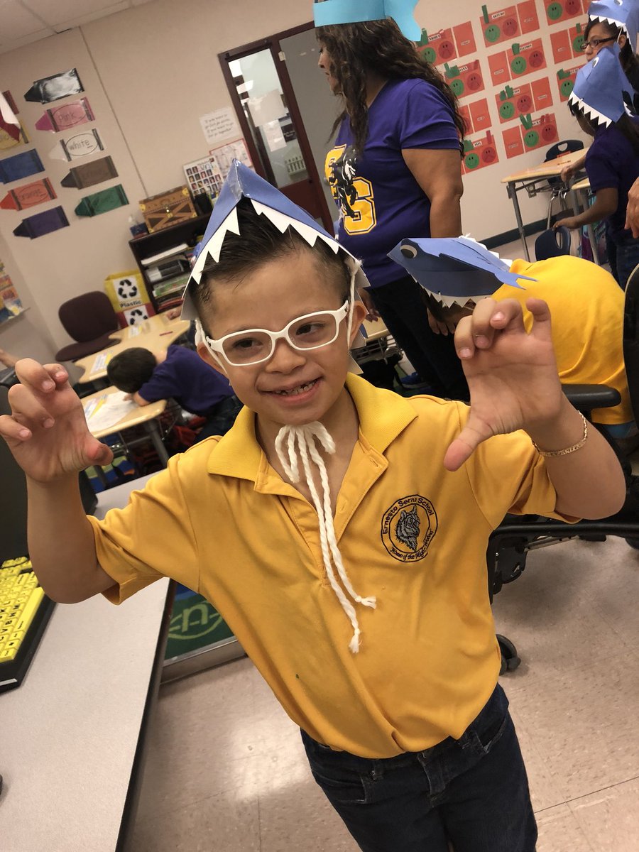 mchavez_CI's tweet photo. Getting ready for Twitter Baby Shark Challenge at E.  Serna!!! #TeamSISD @Ybucher_Cl @lespar04 @lespar04 @BobbyLucero9 https://t.co/FVivdohsCE