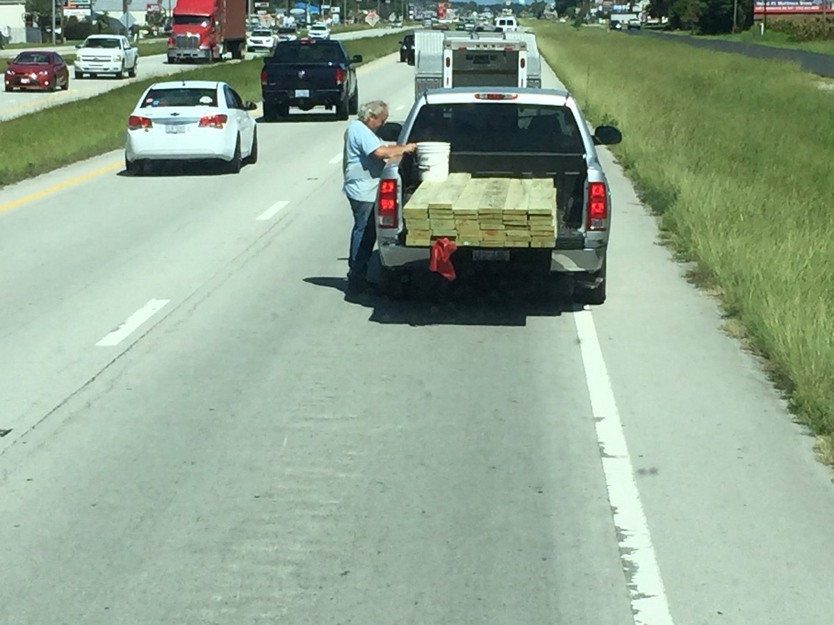 jryanmurphy81's tweet photo. What do you do when you come up on a load of lumber scattered across busy highway?
Most keep going!
#MyGoodDeedForTheWeek https://t.co/siIawDyhet