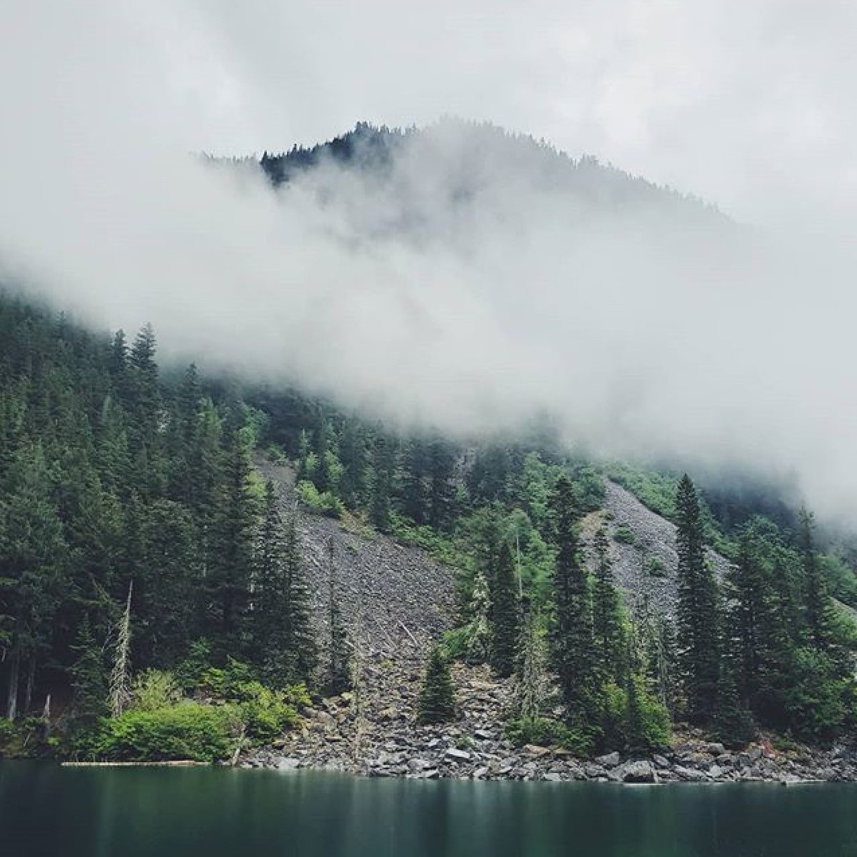 xpathlimited's tweet photo. We love this gorgeous photo of the #CanadianRockies from @rookieenroute on Instagram! https://t.co/782FJjqXy7