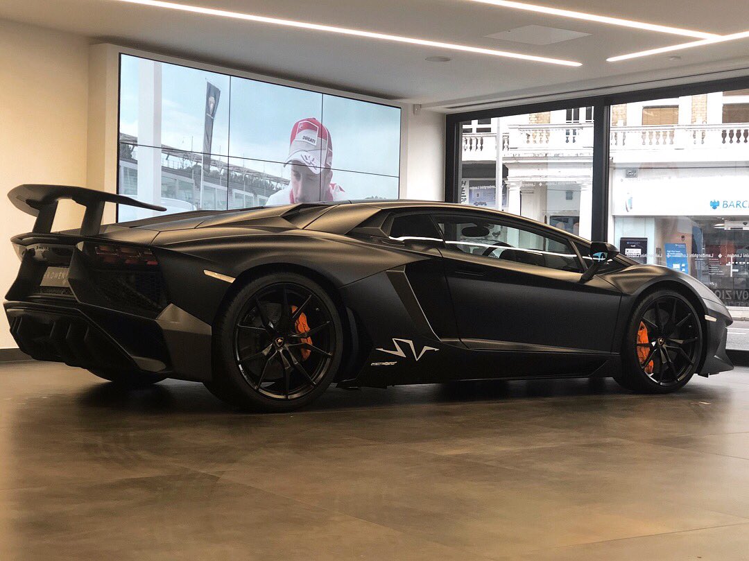 Lamborghini Aventador Batman