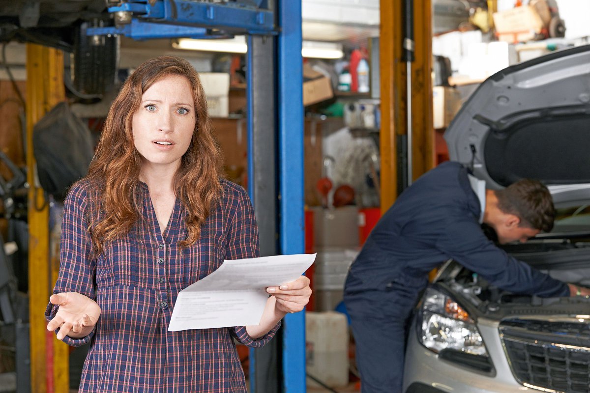 DBCoachworks's tweet photo. Drivers are overspending on garage repairs by $3.4bn https://t.co/JauJxpGQwH via @AutoExpress https://t.co/8HDxLEvu0n