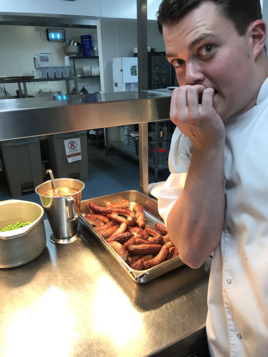 Andrew_J_Scott's tweet image. Chef Willow @dom_williamson1 has cooked ‘sausages’ for staff tea @chefbullen @chefnickbennett #writtenwarning #ramsaysonholiday #bangersandmash 😬😜
