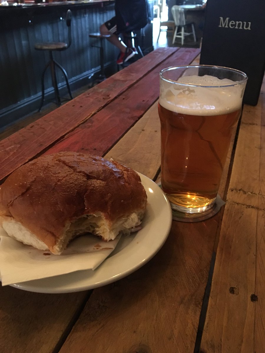 bburn436's tweet image. Oh that’s better - thanks @brooodbars #cheeseandonion #paleale #cobs