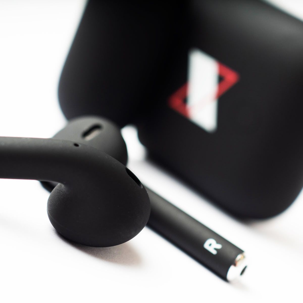 Cotton Bureau ➡️ cottonbureau.com on Bluesky (@cottonbureau) on Twitter photo 🚨🚨🚨 FLASH GIVEAWAY 🚨🚨🚨
Huge congrats to <a href="/MKBHD/">Marques Brownlee</a> on hitting 1 BILLION views on YouTube. To celebrate, we’re giving away one limited-edition pair of custom MKBHD X ColorWare “Matte Black Everything” AirPods. RT to win. Contest ends at 4:53 PM ET.
cottonbureau.com/products/mkbhd… 🚨🚨🚨 FLASH GIVEAWAY 🚨🚨🚨
Huge congrats to <a href="/MKBHD/">Marques Brownlee</a> on hitting 1 BILLION views on YouTube. To celebrate, we’re giving away one limited-edition pair of custom MKBHD X ColorWare “Matte Black Everything” AirPods. RT to win. Contest ends at 4:53 PM ET.
cottonbureau.com/products/mkbhd…