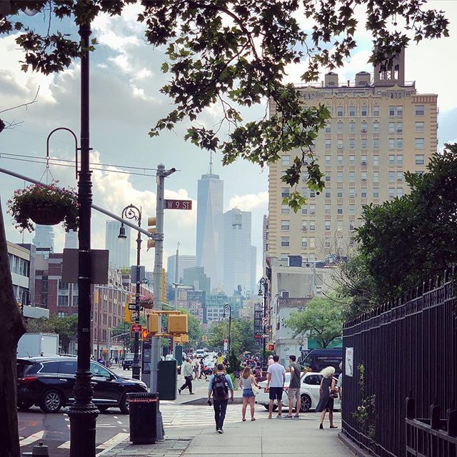 eaviles's tweet photo. Walking down 6th Avenue with the One World Trade Center in the horizon #6ave #greenwichvillage #thevillage #oneworldtradecenter #manhattan #nyc https://t.co/GledblFEbt https://t.co/MdD6yDccOx