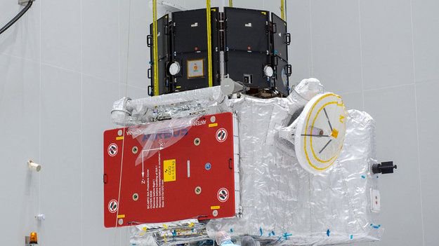spaceraystott's tweet photo. BepiColombo science orbiters stacked
#spaceraystott #spacejob #spacecareer #space #satellite #spacecraft #rocket #spaceindustry #scienceorbiter #ESA #JAXA #BepiColombo #fuelling #Ariane5 #MTM #MPO #MMO #Mercury #planet #spaceexploration #spacescience
https://t.co/HDT0RS8lp2 https://t.co/2EnYFAy6X4