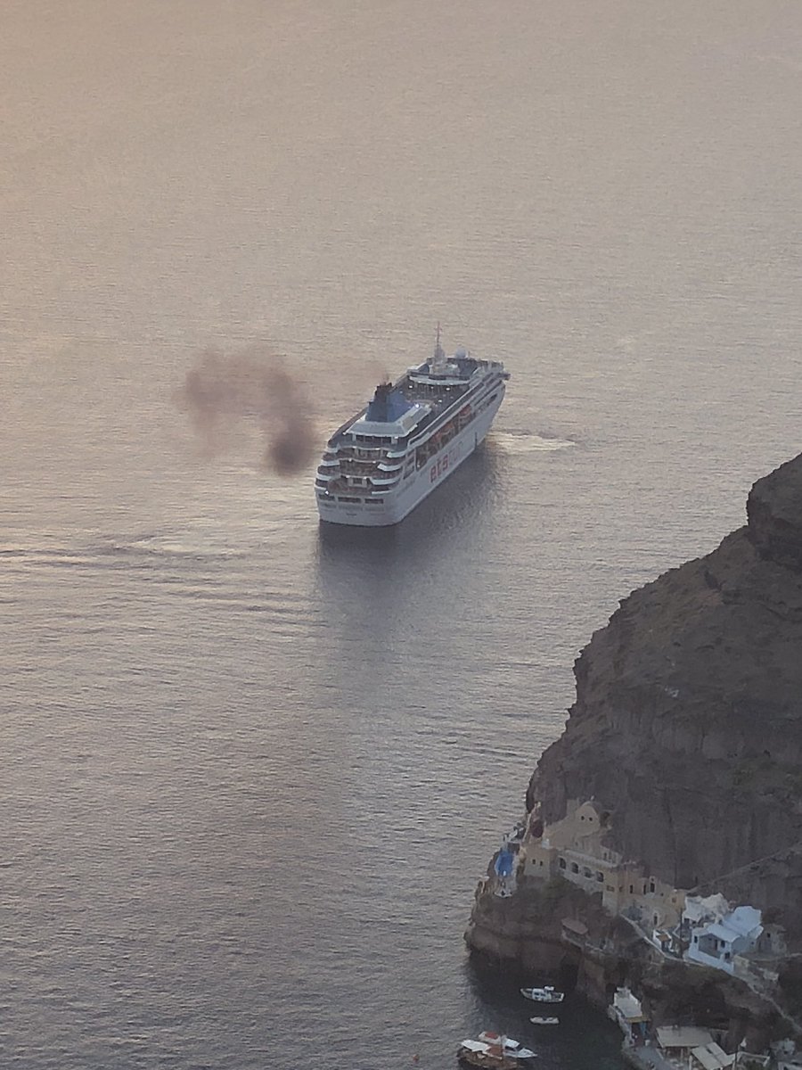 BusseKlaus's tweet photo. Not cool @Etstur #Santorini https://t.co/Tuyrn7inst