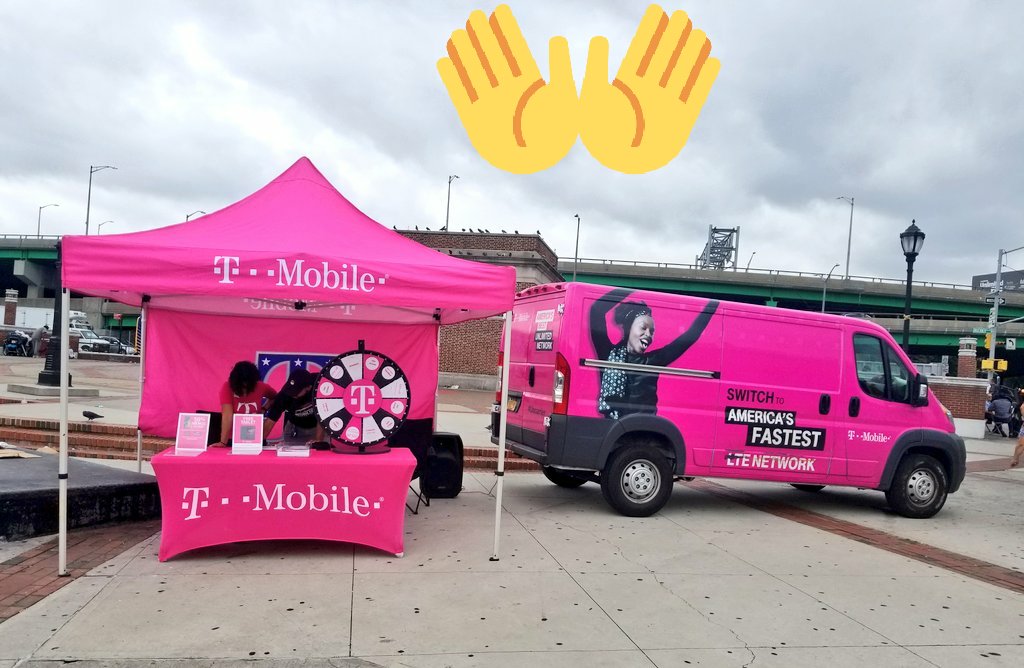TMoTruckPutnam's tweet photo. 🌐 happy fleet friday !!!🌐
Come see us now!!
#HatsOff4Heroes @JohnLegere #TMOutReachTeam #NERules https://t.co/cmEVutX8XM