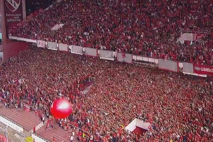 Victor_1324's tweet photo. #INDEPENDIENTE ante #river
Cuartos de final #CopaLibertadores2018
Mierc 19/9 a las 19.30 hs #LDA
Mar 2/10 a las 19 30 hs #monum.
#VamosRojo!!!! https://t.co/OZtrTMLXMf
