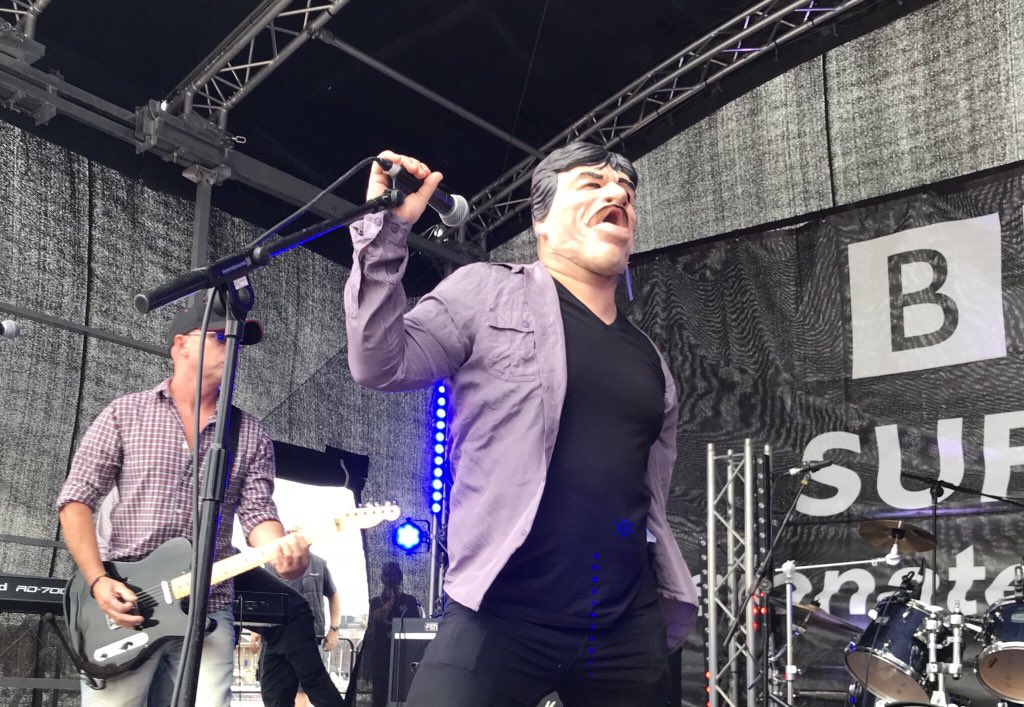 StephenFoz's tweet image. My 5 for the weekend : @hotrocksuk at @TGAv77 tonight, @SteemyDan at @SeagullTheatre tomorrow, #Rebop at #HadleighTownHall tomorrow, @blackheartorch at St Mary’s in #Haughley tomorrow and @falselightsfolk at @TheApexVenue on Sunday.