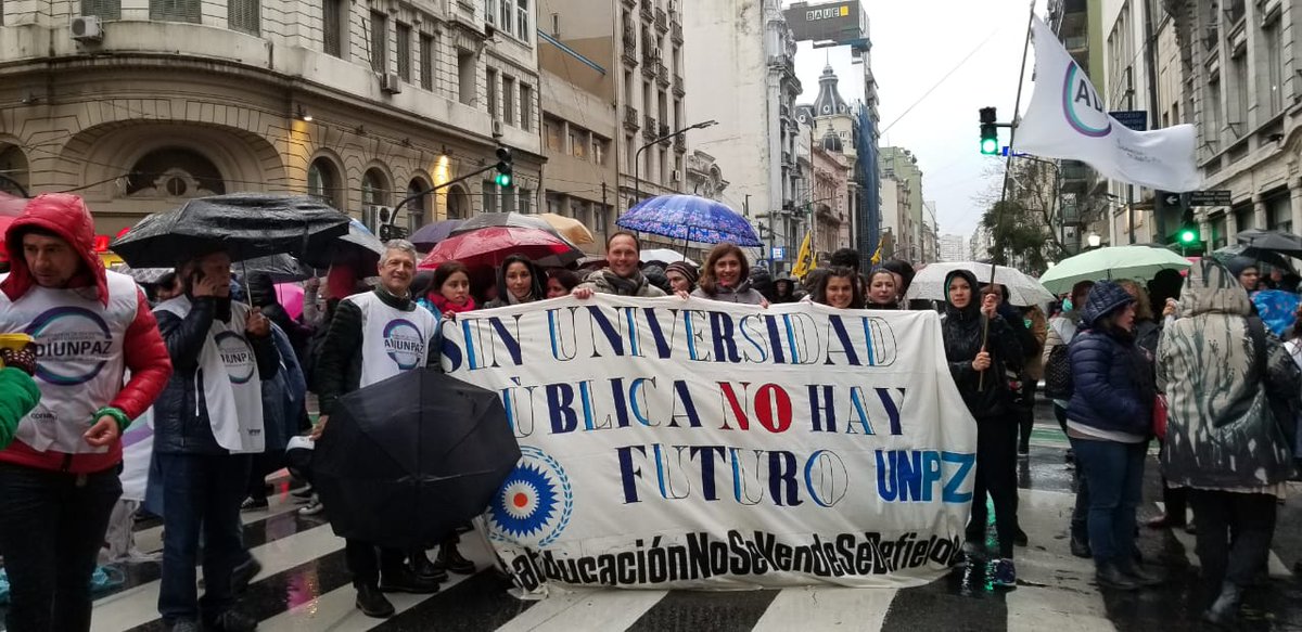Diforti_N's tweet photo. #universidadpublicasiempre #unpaz #MarchaNacionalUniversitaria #laeducaciónnosevendesedefiende https://t.co/ZlkZ6T95qL