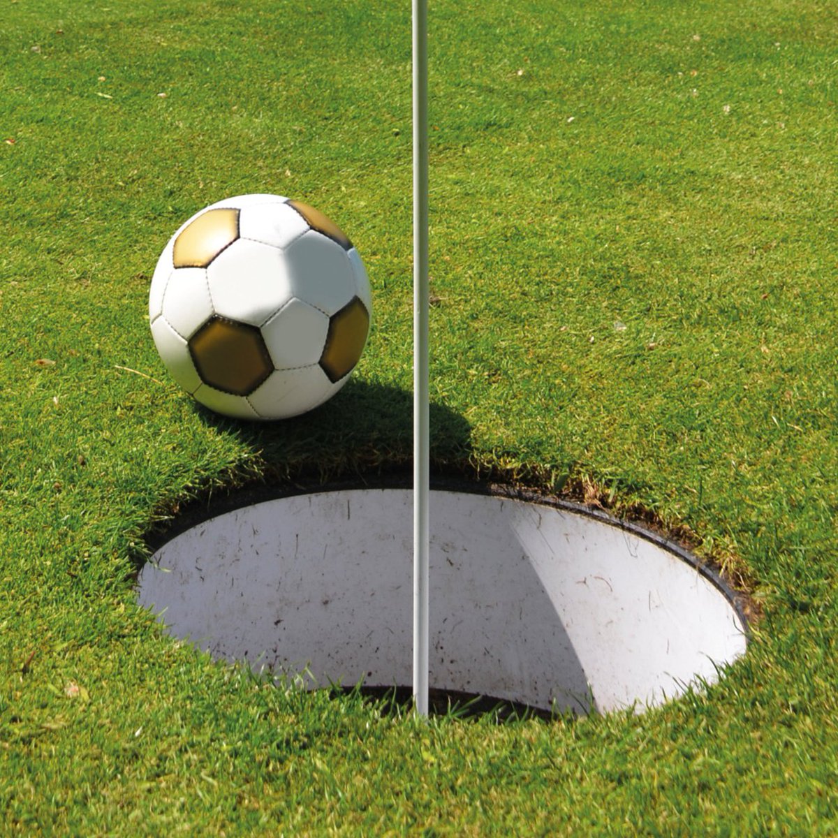 Fancy yourself for a hole in one?? Come and play some footgolf this weekend! 

It's a great excuse to enjoy the great outdoors with your family or a few mates!

Find out more here: socsi.in/KyEri
