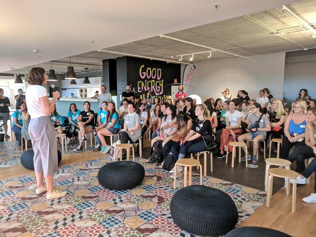WWCodeBarcelona's tweet photo. Starting our #WITSummerPicnic with @Linkita presenting 😍 she is the reason all of this exist 💯💪 if you see her thank her ✨ #WomeninTech https://t.co/r3yQnM5K0z