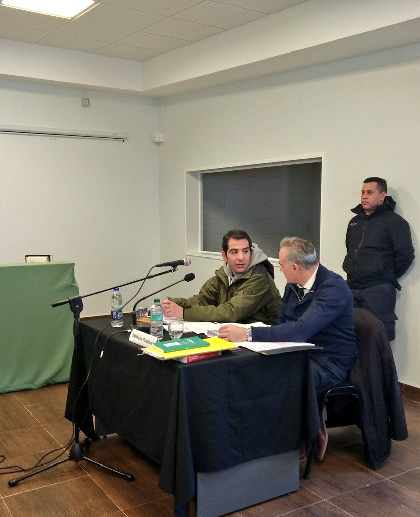 f5noticiasok's tweet photo. #Luters #Embrujo "Diego seguís haciendo negocios y no tenía como demostrarlo con el sueldo de empleado público y su contador le daba tips para hacerlo. Con Alarcón tenían un negocio de eventos y querían hacer todo lo de la Araucanía" https://t.co/1y9SnTPi8C