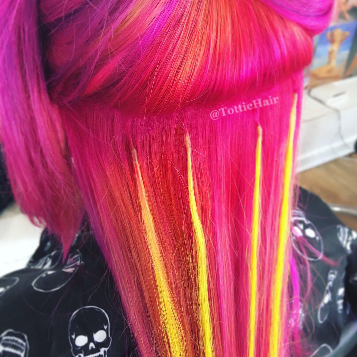 Hair extensions aren’t just for length and volume, but can be added for a pop of colour 💕

#haircolour #vividhair #ombre #unicornhair #unicorntribe #hairextensions #haireducation #prebondedhair #euphoriaone #yellowhair #pinkhair