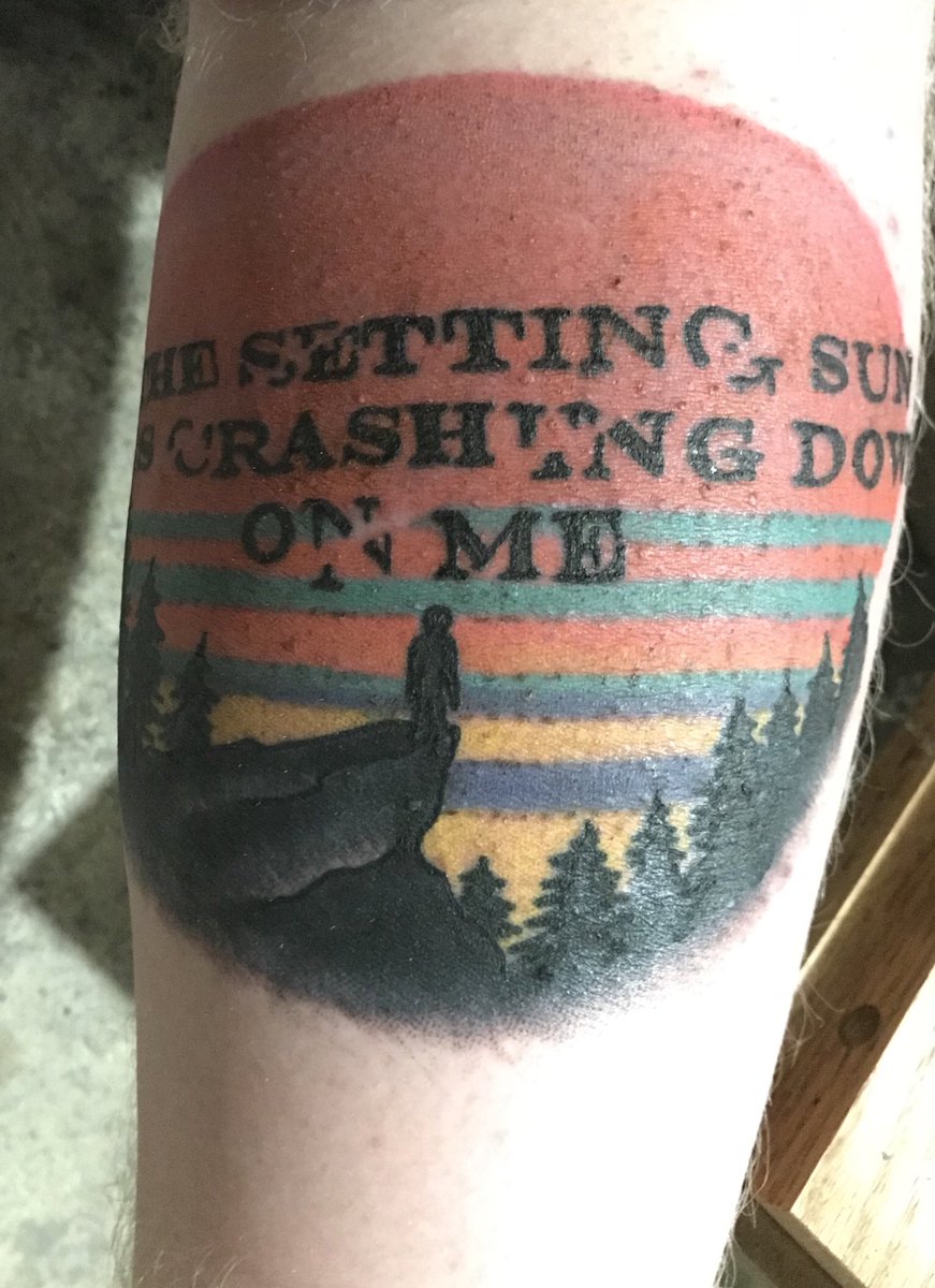 goul_justin's tweet image. Here’s a better quality and close up shot of it. Because it curves partially around my leg, I can’t get the whole thing in one picture. Also, Davey Casey at Black Diamond Studios in Chambersburg, PA drew this up. I told him what I liked and he came up with the design :)