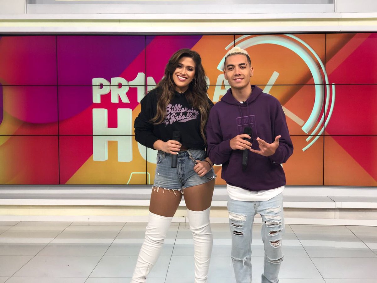 JLPRENSA's tweet photo. Gira de medios por Colombia @SAAK  y @MiaMont  #SolitaRemix https://t.co/ONKhPoagz9