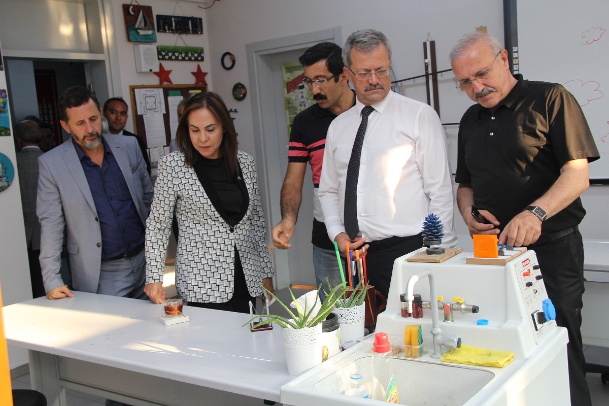 akpartimersin's tweet photo. Milletvekilimiz Zeynep Gül Yılmaz, İl Bşk Yardımcımız Kenan Peker ve Kadın Kolları Bşk Aysel Mavioğlu Öner, Tüm Muhtarlar Derneği Bşk Şeref Bolat Mersin Ekonomi Platformu Bşk Kemal Kaçmaz ve Mersin Tarsus Organize Sanayi Bölgesi Bşk Sabri Tekli  ve Yönetimlerini ziyaret ettiler https://t.co/DG3pOUqAZA