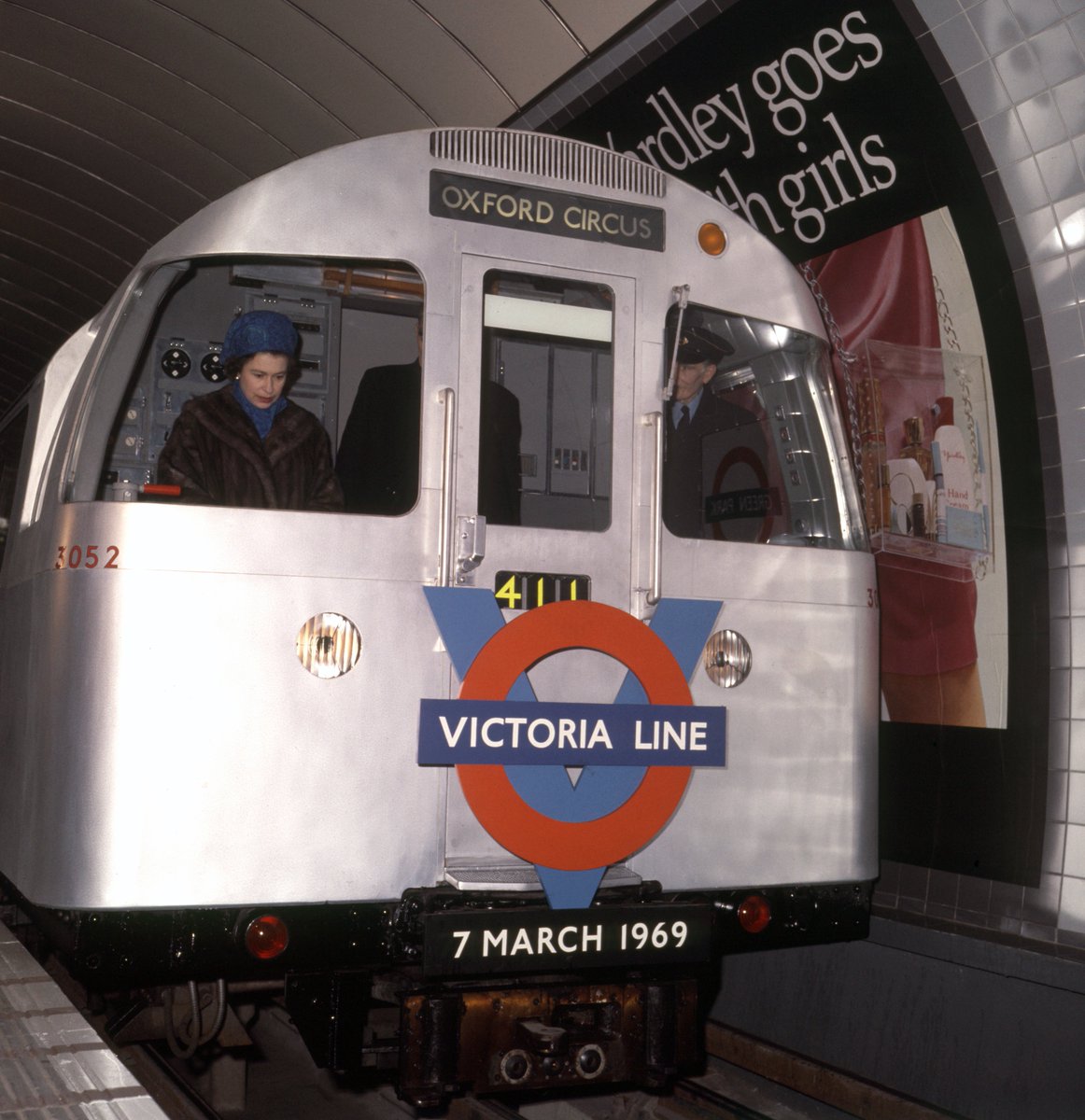 The Victoria Line's really big 50th birthday! Dl8d5OGW0AANgE - The Victoria Line's really big 50th birthday!