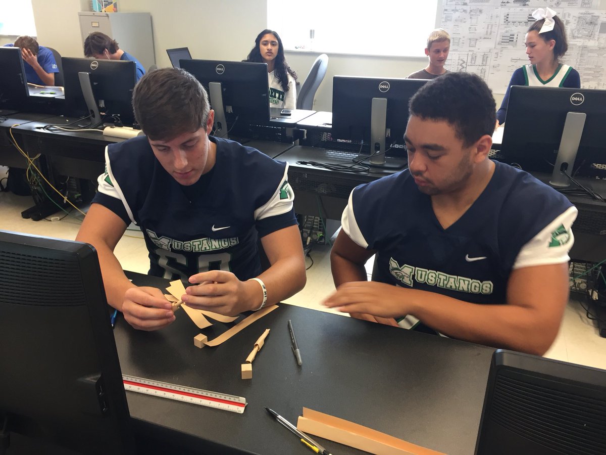 bowdernemily's tweet photo. Paper bridges in IED - way to represent, Tow and Washington! @MarquetteFootbl @MHSPrincipal @RSD_STEM #rsd_stem https://t.co/LrpZ2MQ3Is