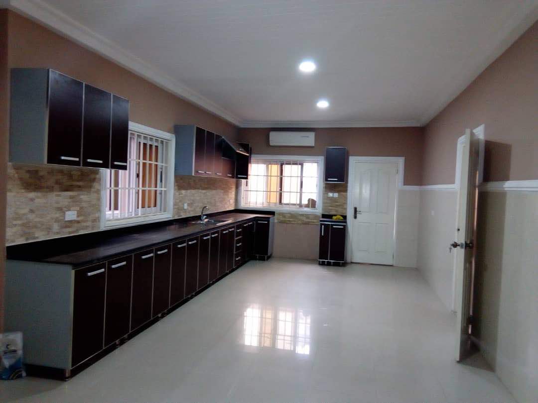 SleepWellingh's tweet image. A four bedroom freehold property readily available for sale at East Legon (Adjiringanor). Kindly call Unipac Properties to book a viewing of this beautiful property.