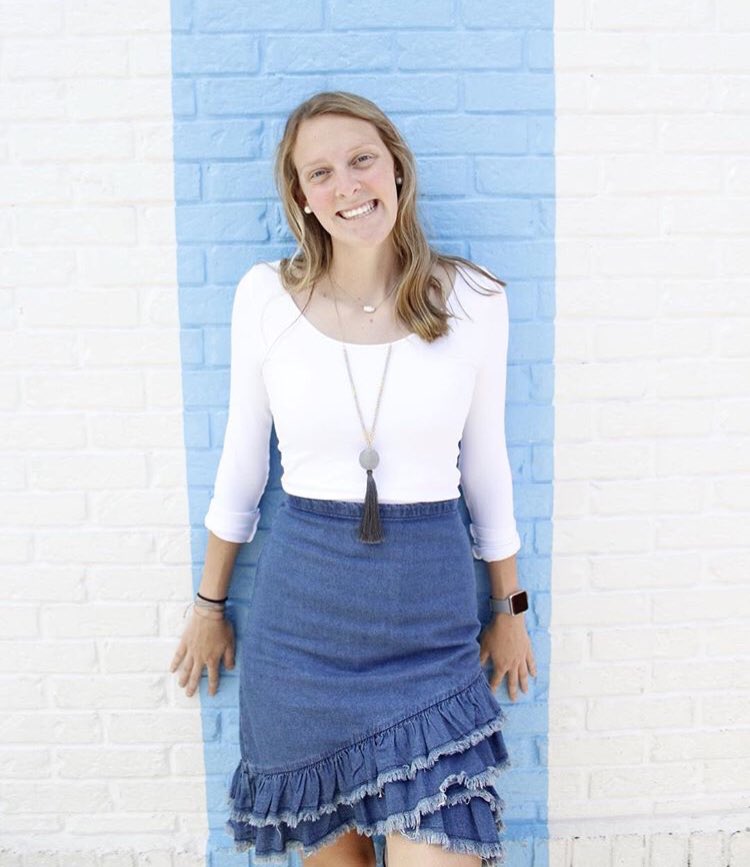 Wishing a happy 19th to our sweet Hannah Jo!! You make us laugh until our sides hurt and we hope you have a fantastic day!❤️