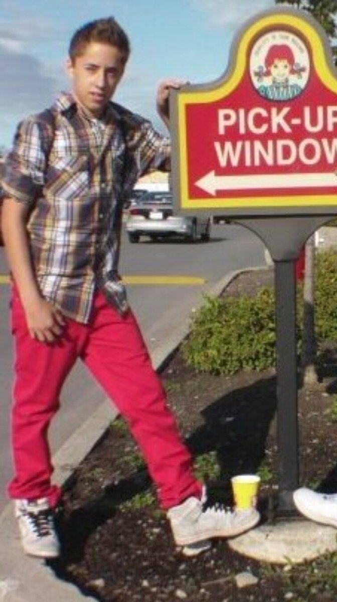 melinnaxox's tweet photo. Mitch circa 2009 https://t.co/5e90JeRy7C