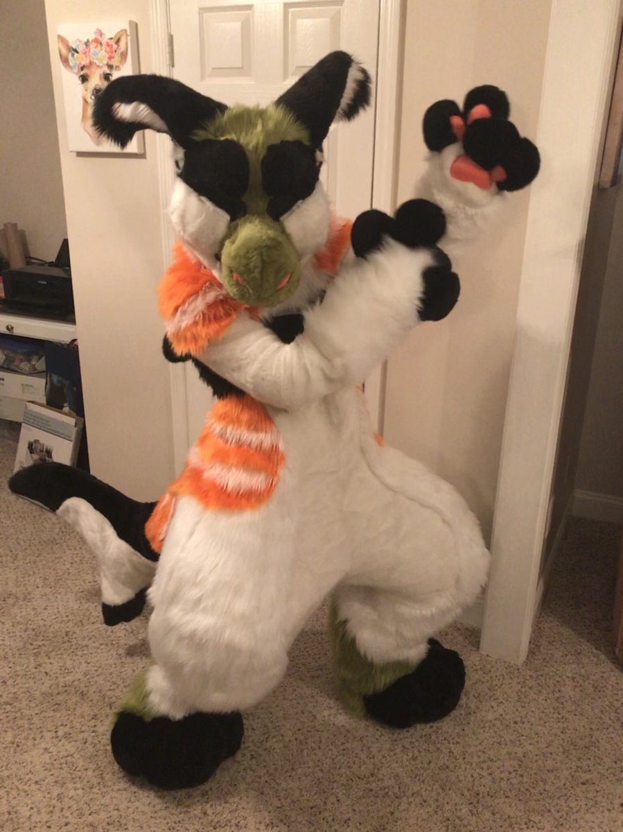 EbiManokit's tweet photo. LOL this cake man. WOWZERS
#FursonaCakeMeme https://t.co/QKThioJkjS