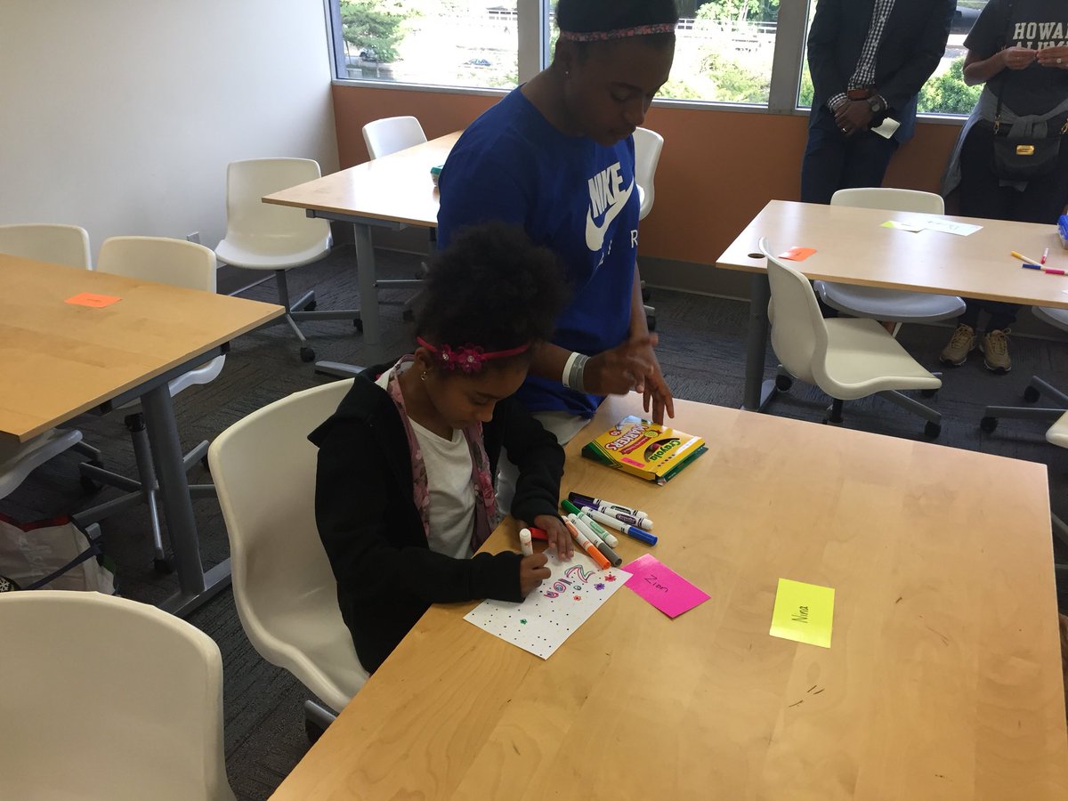 abbey_zenk's tweet photo. Looking forward to a new year of learning after an exciting open house last night! @rentonprep @rpcs5th @_6_RPCS https://t.co/pjBCIod8Tr