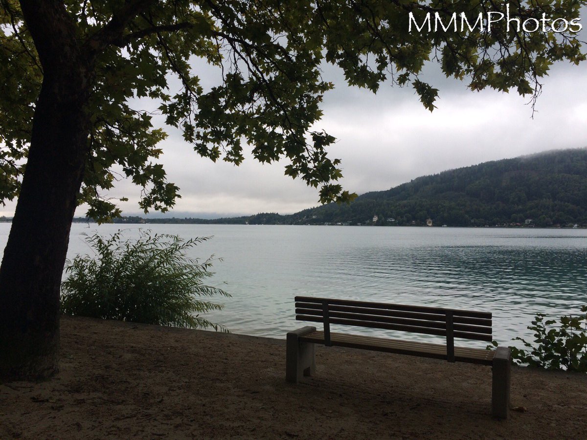 ManuelaMravlak's tweet photo. This pleasant silence here on the lake and all around let me day-dream. Did that good
I also took the time, stood there, overlooking the lake and felt: that's exactly what I need NOW in this moment. 💙🙏🏼🌊
#MMMExperiences #MMMatWork #MMMyLife #Nature #Wörthersee #Austria 🇦🇹 https://t.co/IoF6RiDvX1