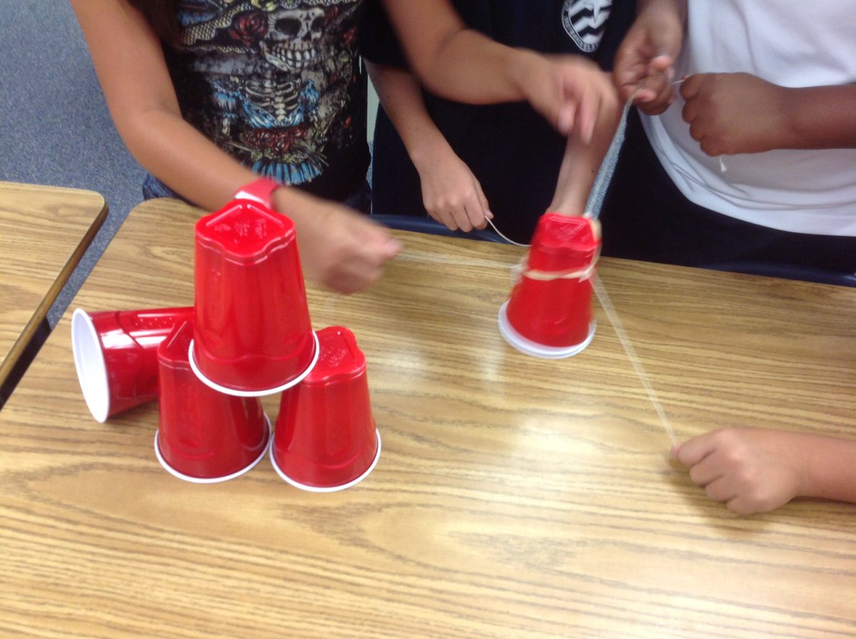 SusanPeachy's tweet photo. @IRaCoyote #coyotesconnect  Students cooperated and communicated in teams to complete the red cup challenge. https://t.co/K9dv4kLKYv