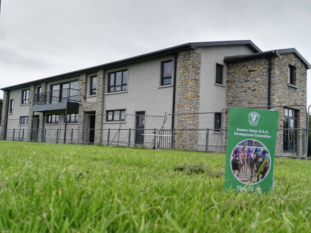 EasternHarpsGAA's tweet photo. The club are holding a fundraising Race Night in @TheFoxsDen1 on Sunday, Oct 28th to raise funds for our new club house development. M.C. on the night will be Today FM's Sports Presenter @paulcollinstipp Sponsorship Packages &amp; option to buy a horse are now available https://t.co/jOaqX8zw4C