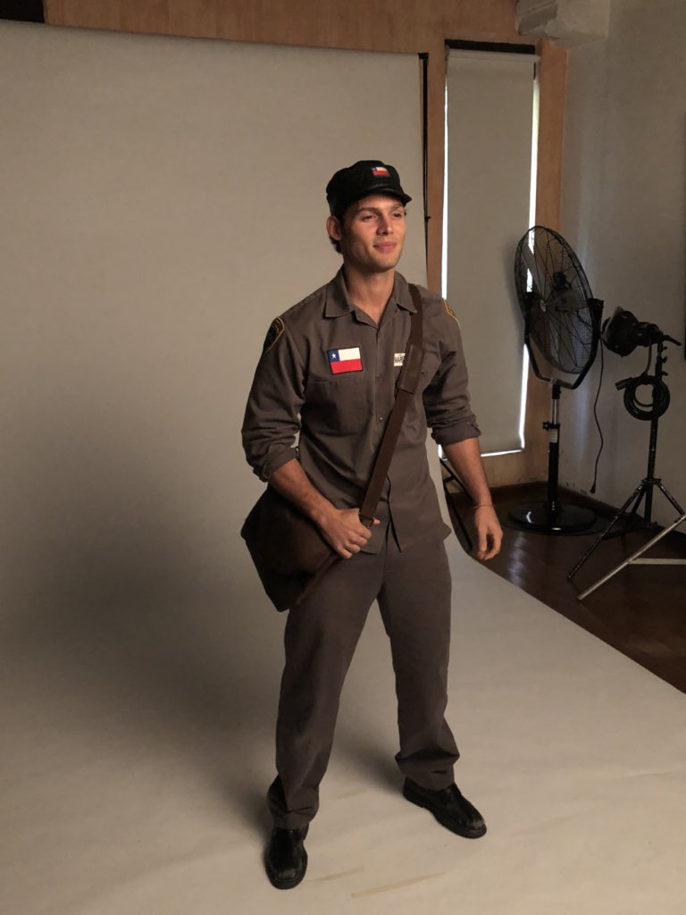Jorge_Ugalde's tweet photo. @Emmanuel13pm tiene nuevo proyecto!!! Quieres saber de que se trata??? Ponle @CuentameloYaOf en unos minutos y descúbrelo por @Canal_Estrellas!!! 👊🏼👊🏼👊🏼 https://t.co/wKnPnq3WKF