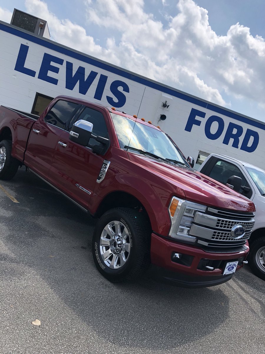 DPatLebanonFord's tweet photo. Daaaaaaaang 2017 F250 Diesel Platinum!!!! One Bad Motha! Thanks N. Cook! Repeat customer! Gotta Luv it https://t.co/h16GJ9B2lN