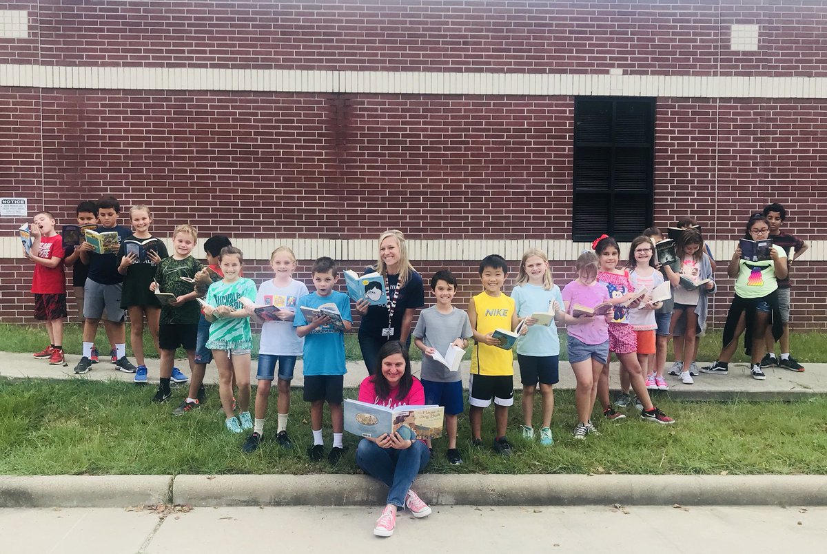 CassieCJohnson's tweet image. I ❤️ my 4th graders and Co-Teacher!  @buckalewbears #20YearsStrong #ThePowerOfInclusion