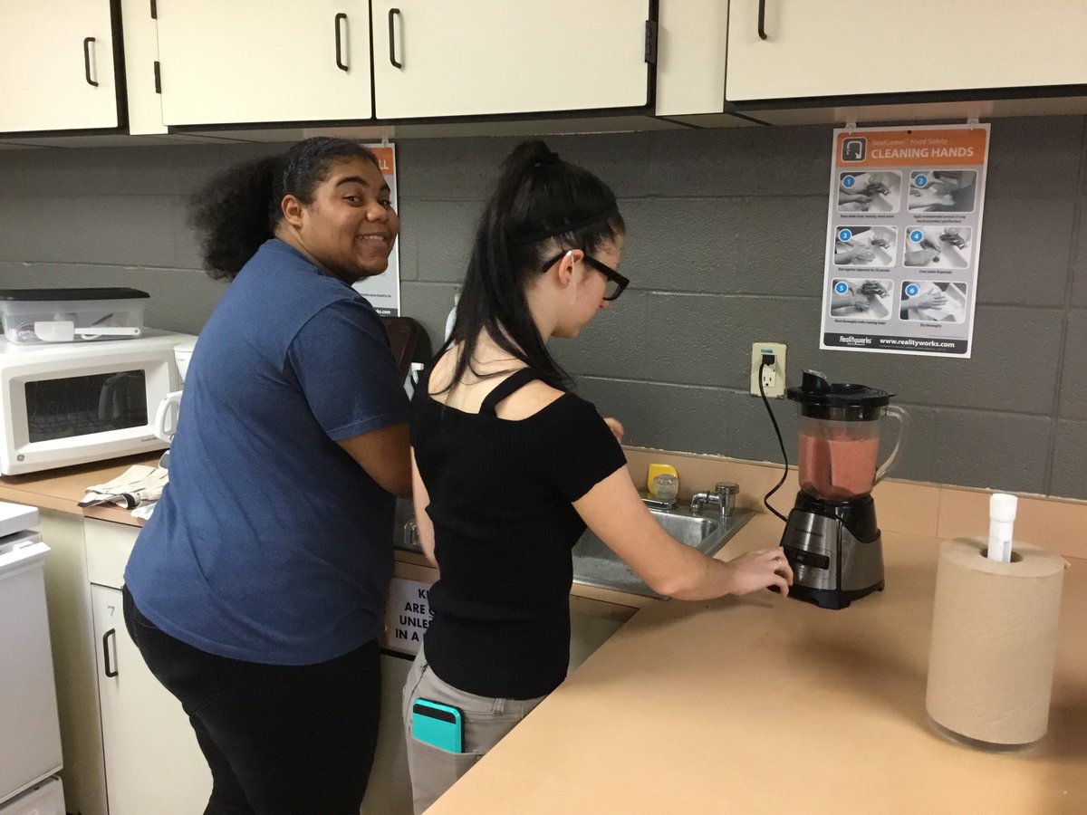 CarlyLatchic's tweet photo. Intro to cooking lab in culinary fundamentals @MHSColts #ColtsCook #HatDay #smoothie https://t.co/Qf4Xkhrxh6