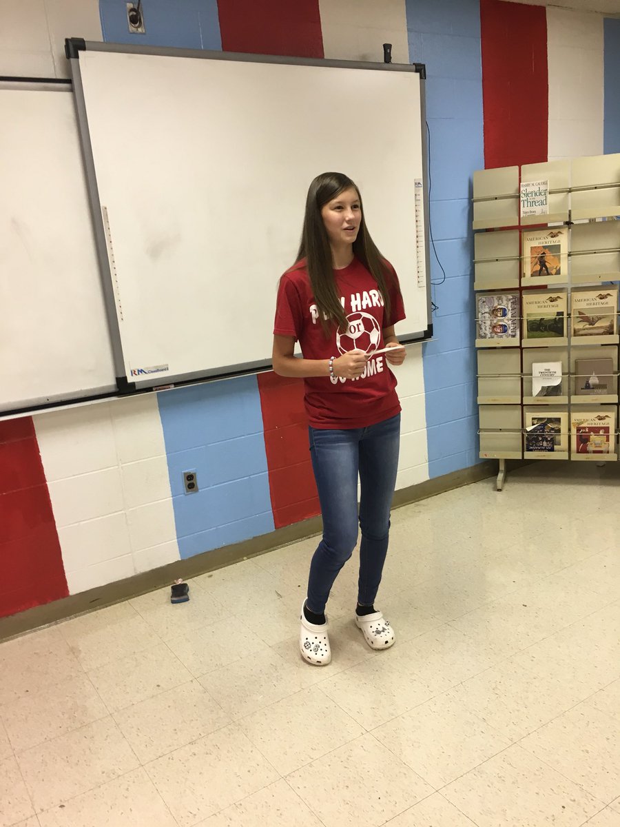 JAGkentucky's tweet photo. Sheldon Clark ll giving 1 minute speeches from the index cards they picked from. They are all different topics and the students were only able to select two cards. #SheldonClark #speeches https://t.co/iY5eqDtlIB
