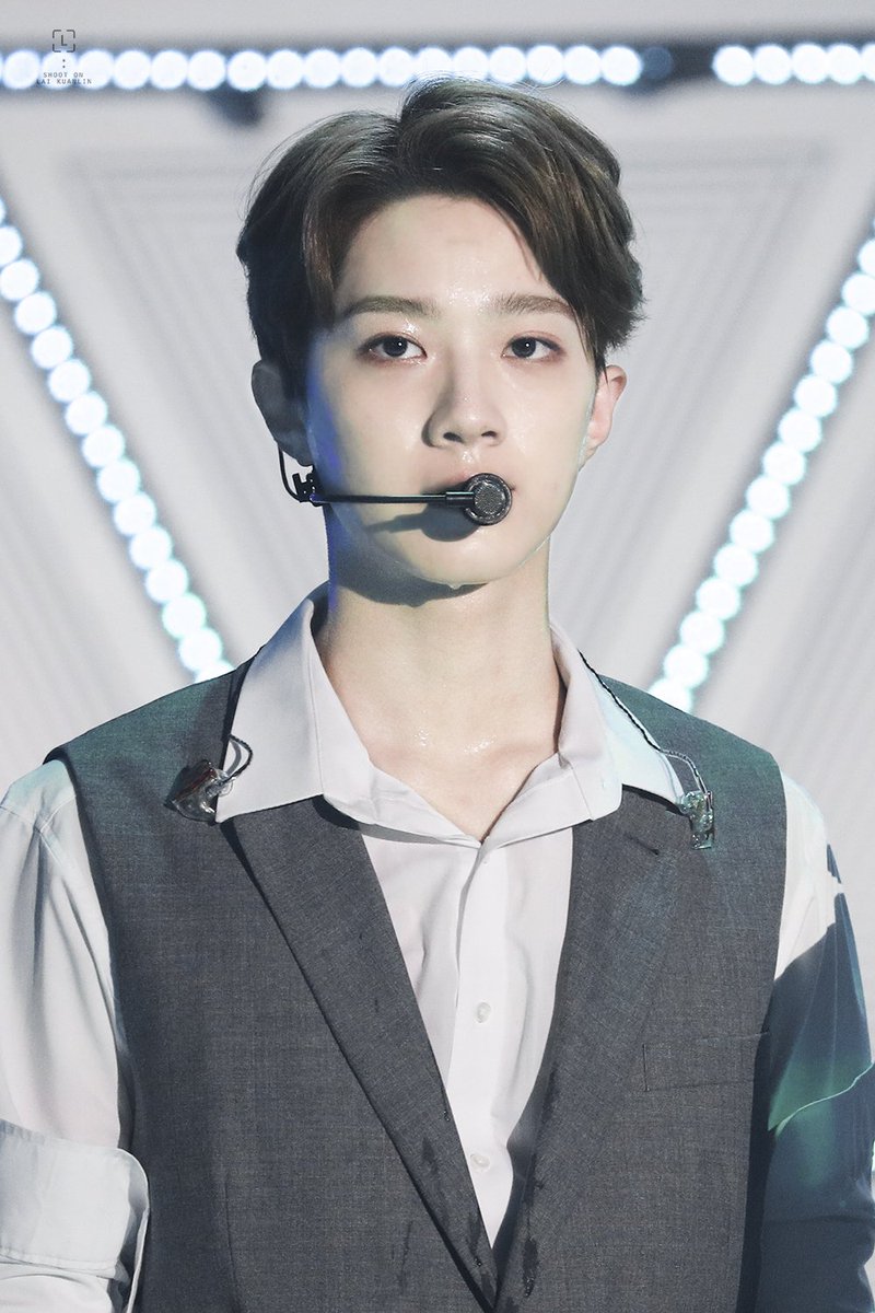 shootonL's tweet photo. 180821 👑Prince Charming👑

#라이관린 #賴冠霖 #LAIKUANLIN #워너원 #WannaOne https://t.co/K8ciNbtdWf