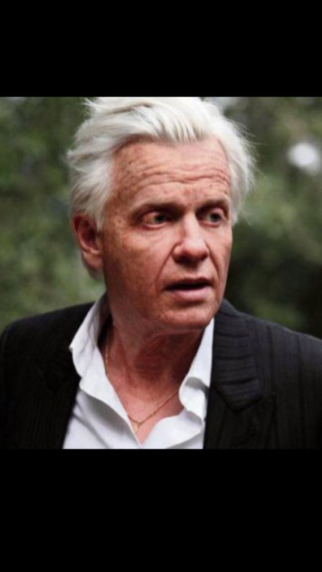 4eme_mur's tweet photo. #Guy Alex Lutz caméléon, croisement de cloclo et belmondo nous fait un numéro époustouflant de son talent, à la fois drôle, vachard, cruel, angoissé et tendre . Un film réjouissant et sincère #Alexlutz #tomdingler #marinahands #elodiebouchez #julienclair https://t.co/Q449QnyYNK