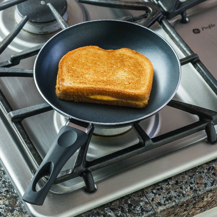 EcolutionHome's tweet image. I'll stop the world and melt with you.
#fryingPan #fryingpanhandle #FryingPans #cooking #cook #cookware #nonstick #nonstickcookware #ecolution #cookware #ecolutioncookware #homecook