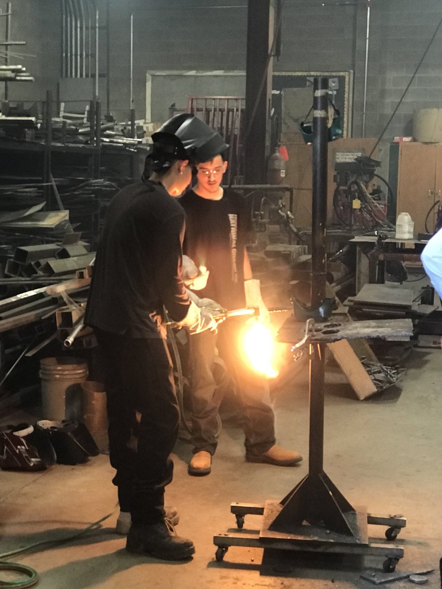 KfiferFifer's tweet image. The Academies of Greater Clark at Jeff High had a fantastic day of kickoff events highlighting their career of choice!  @AcademiesofGC @FordNGL @GCCSchools #WeAreGCCS