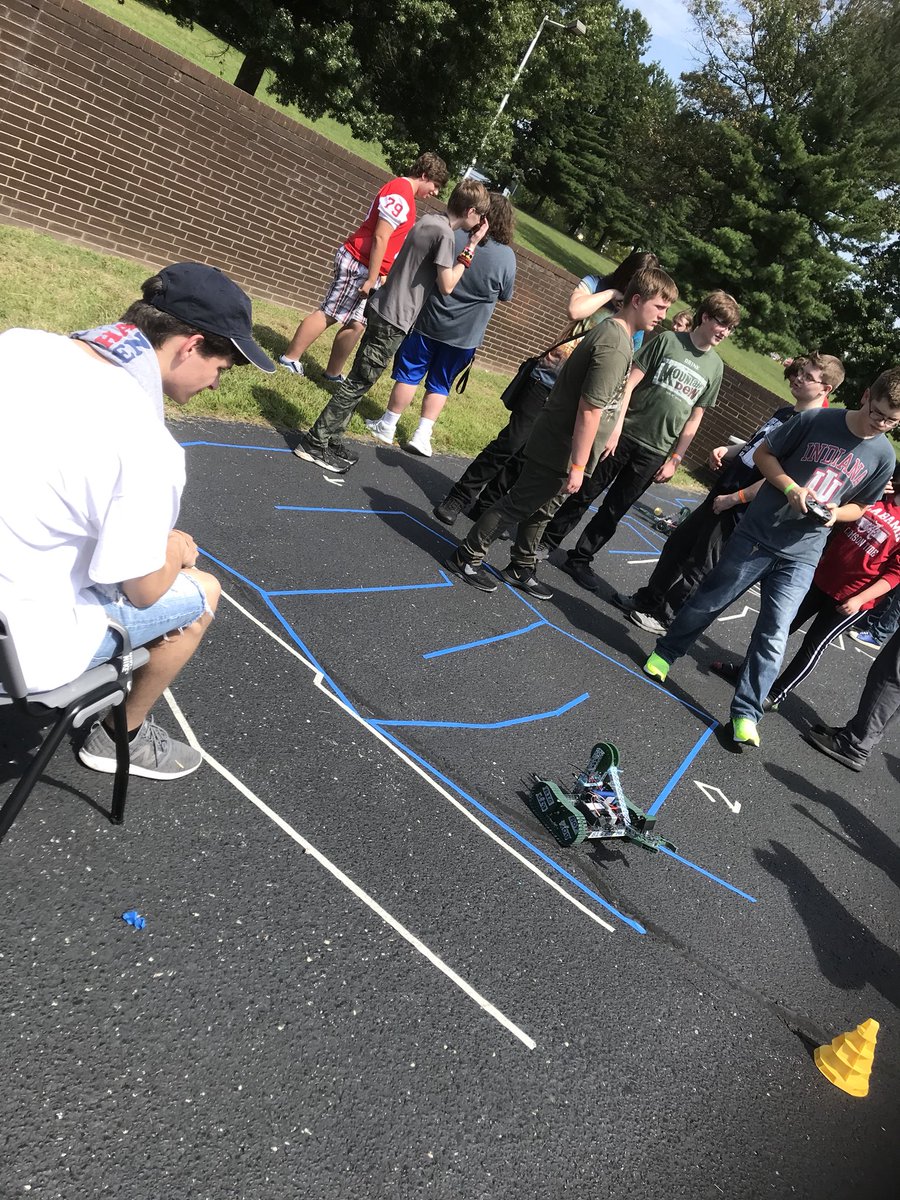 KfiferFifer's tweet image. The Academies of Greater Clark at Jeff High had a fantastic day of kickoff events highlighting their career of choice!  @AcademiesofGC @FordNGL @GCCSchools #WeAreGCCS