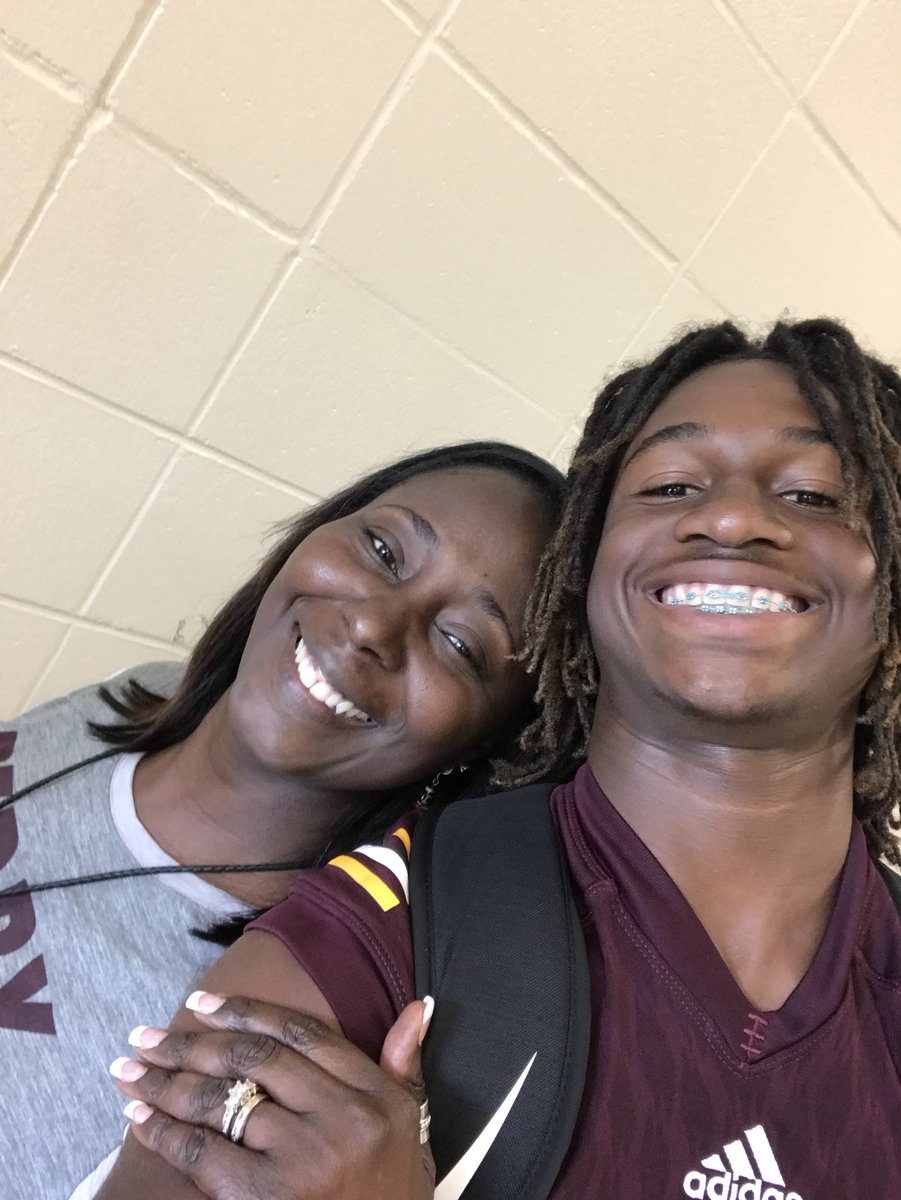 tlump8's tweet photo. @PHS_Football1 @PHSPantarae #phsvision #buildingtrust https://t.co/0tIk6reb5T