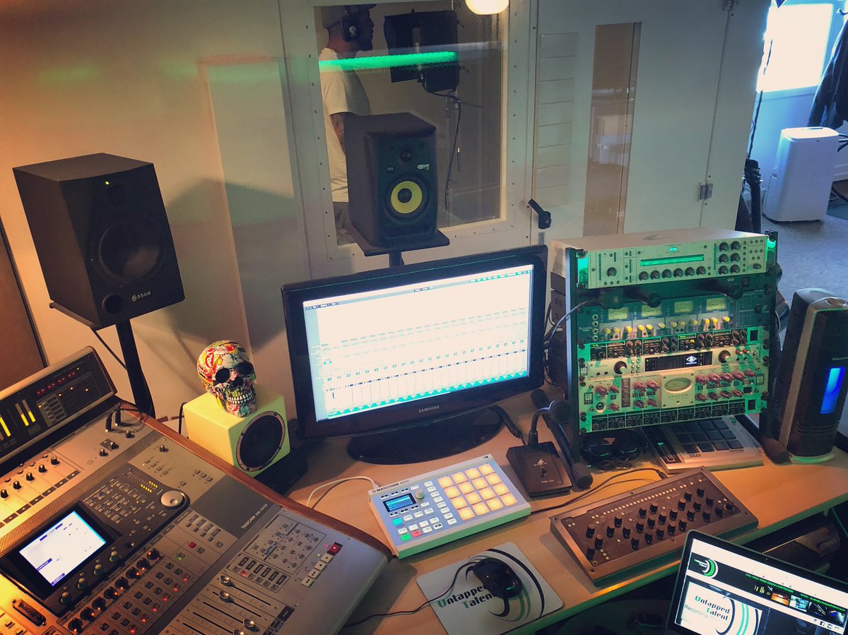 UntappedStudios's tweet photo. In the studio today with Aaron Alcorn working on a few new recordings!
.
.
.
.
#untappedtalent #untappedstudios #southamptonrecordingstudio #southamptonmusic #southampton #recordingstudio #rap #newmusic #ukstudio #musicstudio #recordingsession https://t.co/1c5OwcvaFx