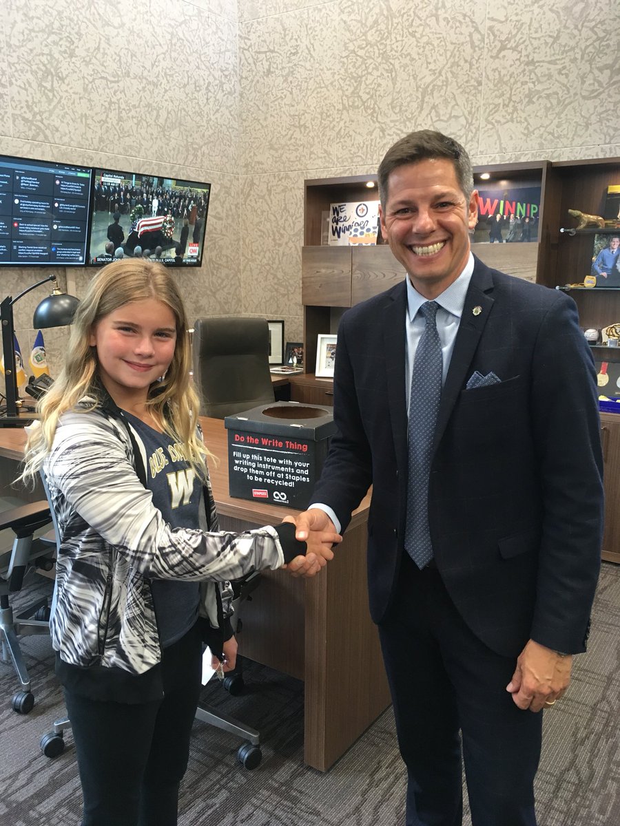 StrongFree67's tweet image. #SophiaProject dropped off a #DoTheWriteThing box at #CityHall today. She met with @Mayor_Bowman in his office. He was very supportive about increasing awareness about this amazing recycling program @StaplesCanada @TerraCycleCA #EveryOffice #Winnipeg @ctvwinnipeg @CBCInfoRad
