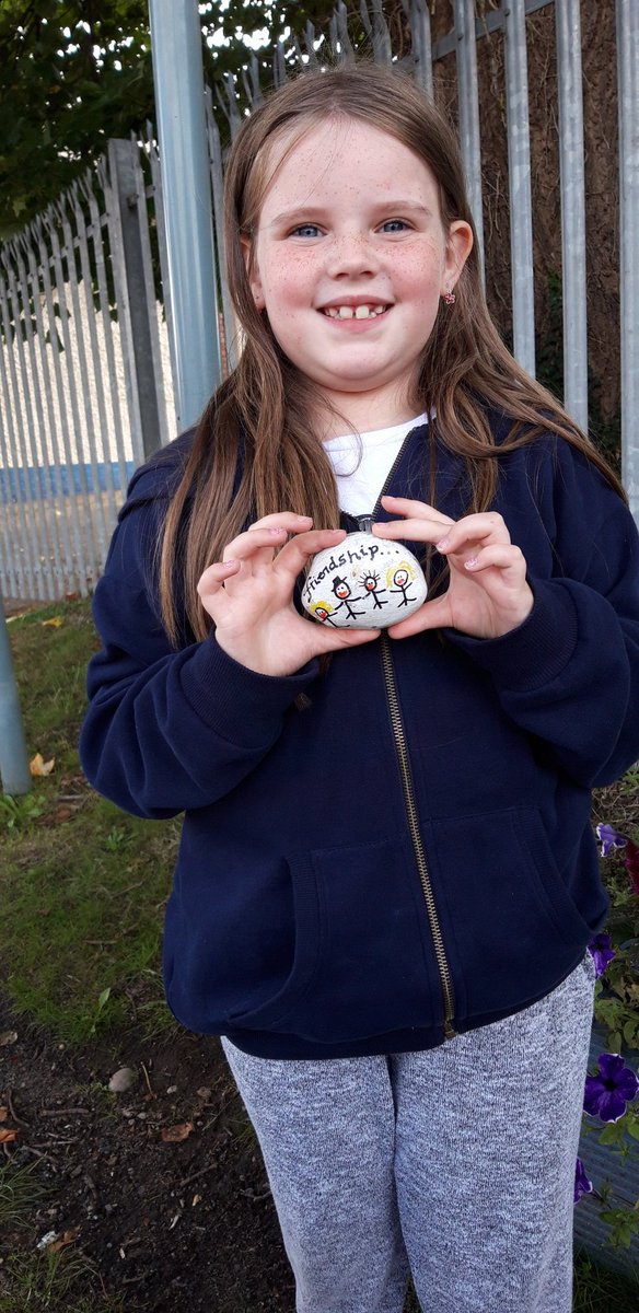 ZoeHayward's tweet photo. @catshillfirst rocks we found on the way to the meadow! We hid them again for others to find. https://t.co/9q6YHdBanb