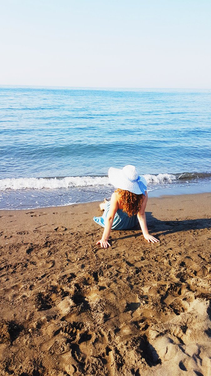 orgessa_'s tweet photo. 👱🌞🌊 https://t.co/rXDItr58z7
