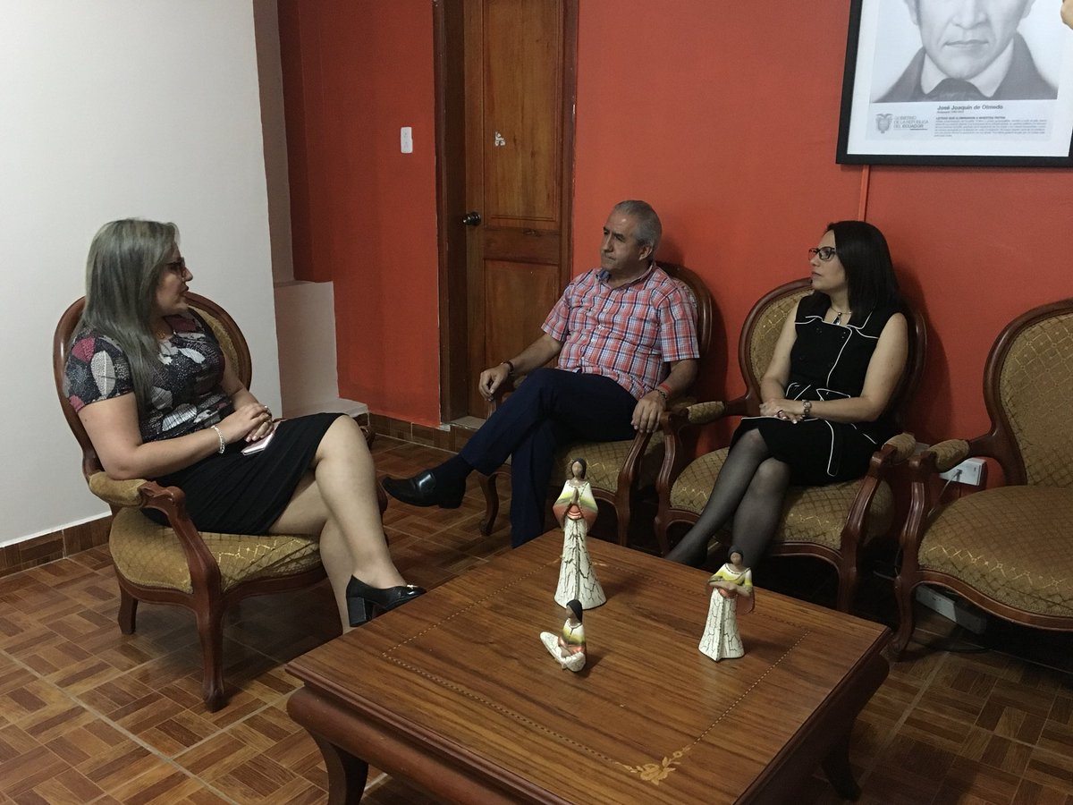 GoberNapo's tweet photo. .@AlexHurtadoNapo, Gobernador de #Napo mantiene reunión con @MarisolAndradeH, Directora General de @SRIoficialEc para socializar sobre los beneficios de la Ley de Fomento Productivo #ElGobiernoDeTodos https://t.co/RuqtwOnTb6