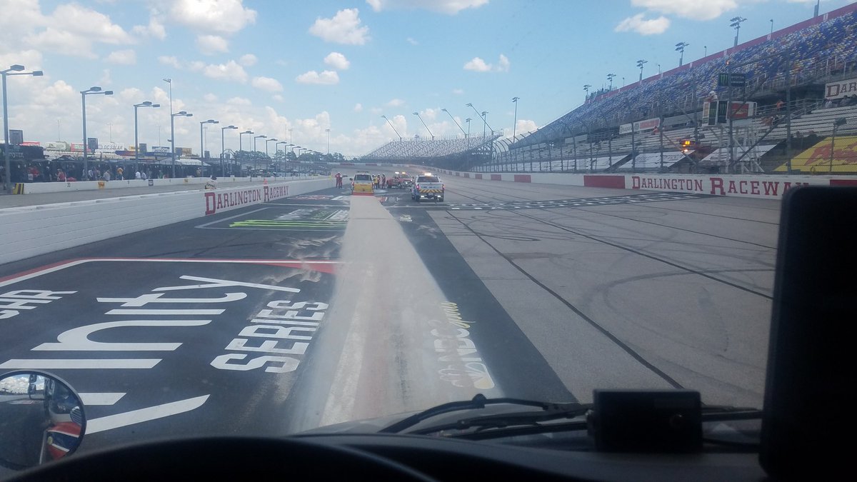CarlEverett32's tweet photo. Well the cup series is off to a good first practice here in Darlington @TrackSweeper @jgcrockett @PRNAtTheTrack @TooToughToTame https://t.co/XK6L5K5xsj