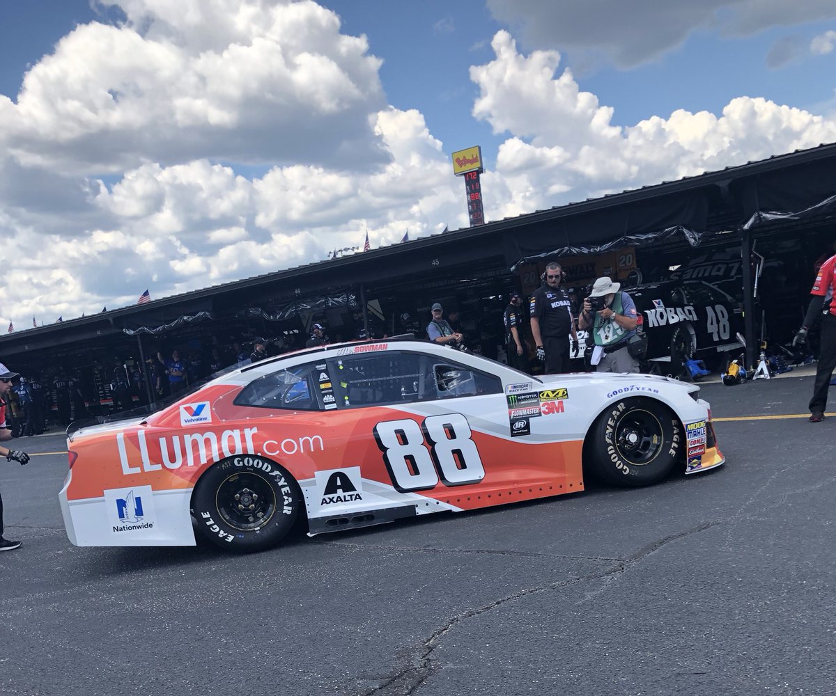 Hendrick5Team's tweet image. .@AlexBowman88 is headed back out on track at @TooToughToTame. The @llumarfilms machine is P3 on the charts. #LLumar88